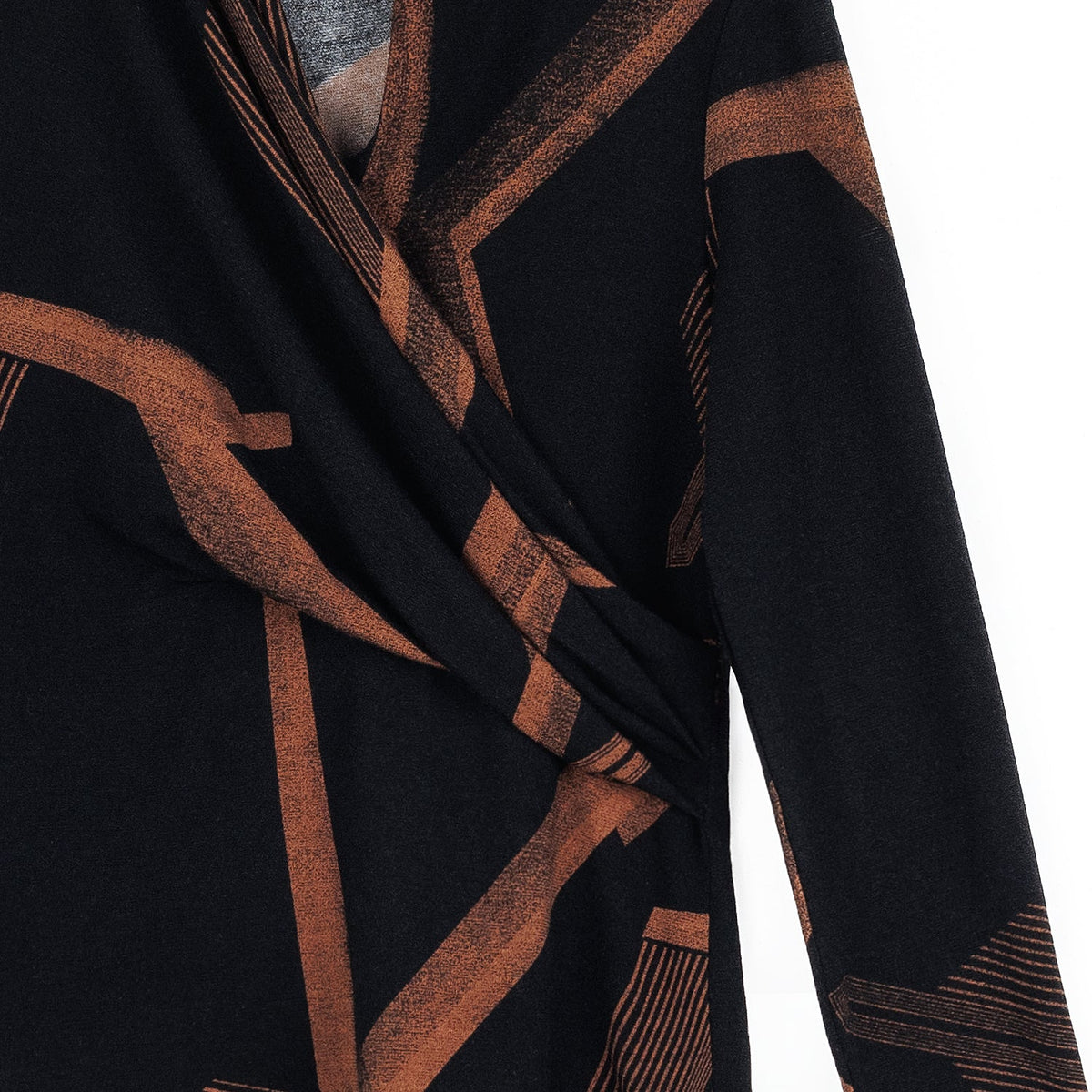 Clara Sunwoo Recommended - Lightweight Cozy - V-Neck Draped Pleat Sweater Top - Linear Geo