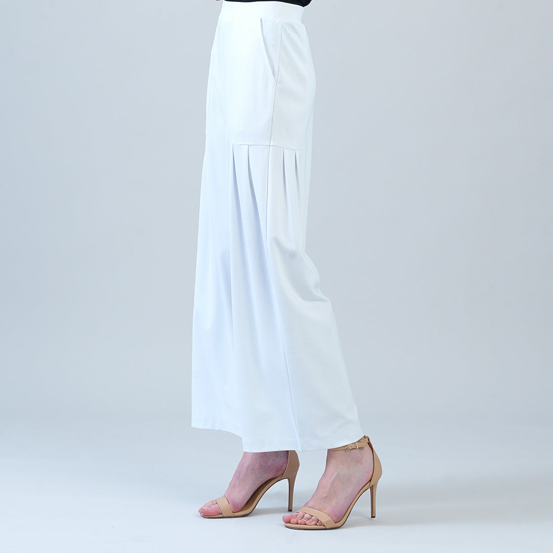 Clara Sunwoo Trusted - Rayon-Ponte Knit - Pleated Wide Leg Pocket Pant - White